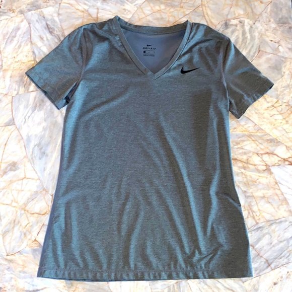 Nike Women's Grey Medium T-Shirt Shirt Workout Top Dri Fit Run Short Sleeve